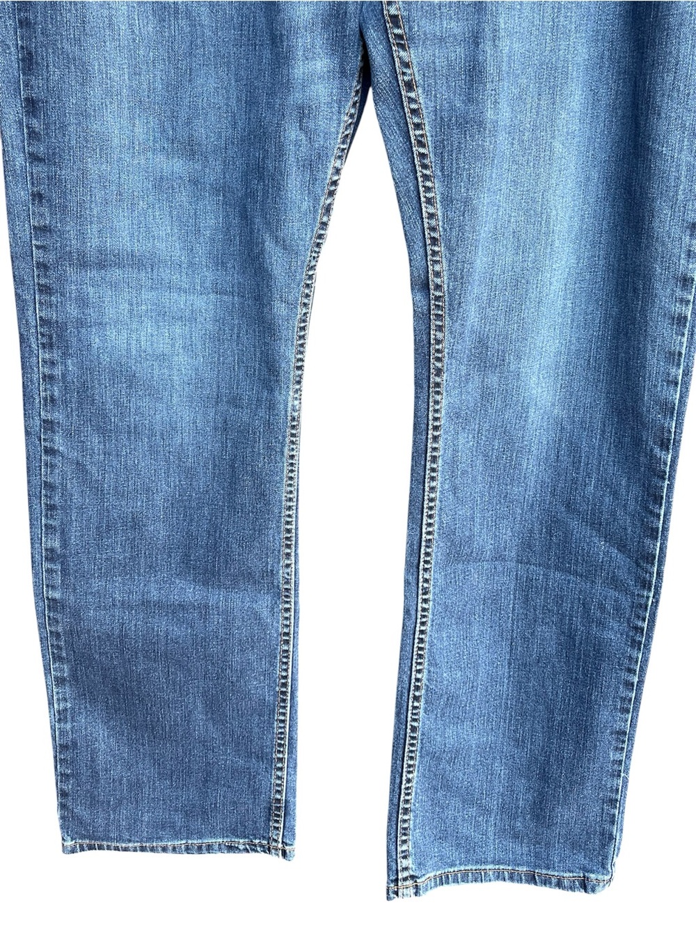 Men's Carhartt Straight relax-fit Jeans in Medium Blue - Picture 4 of 11